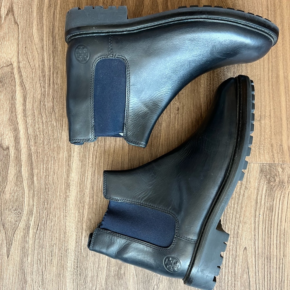 Tory Burch Ankle Lug Sole Boot Size 9